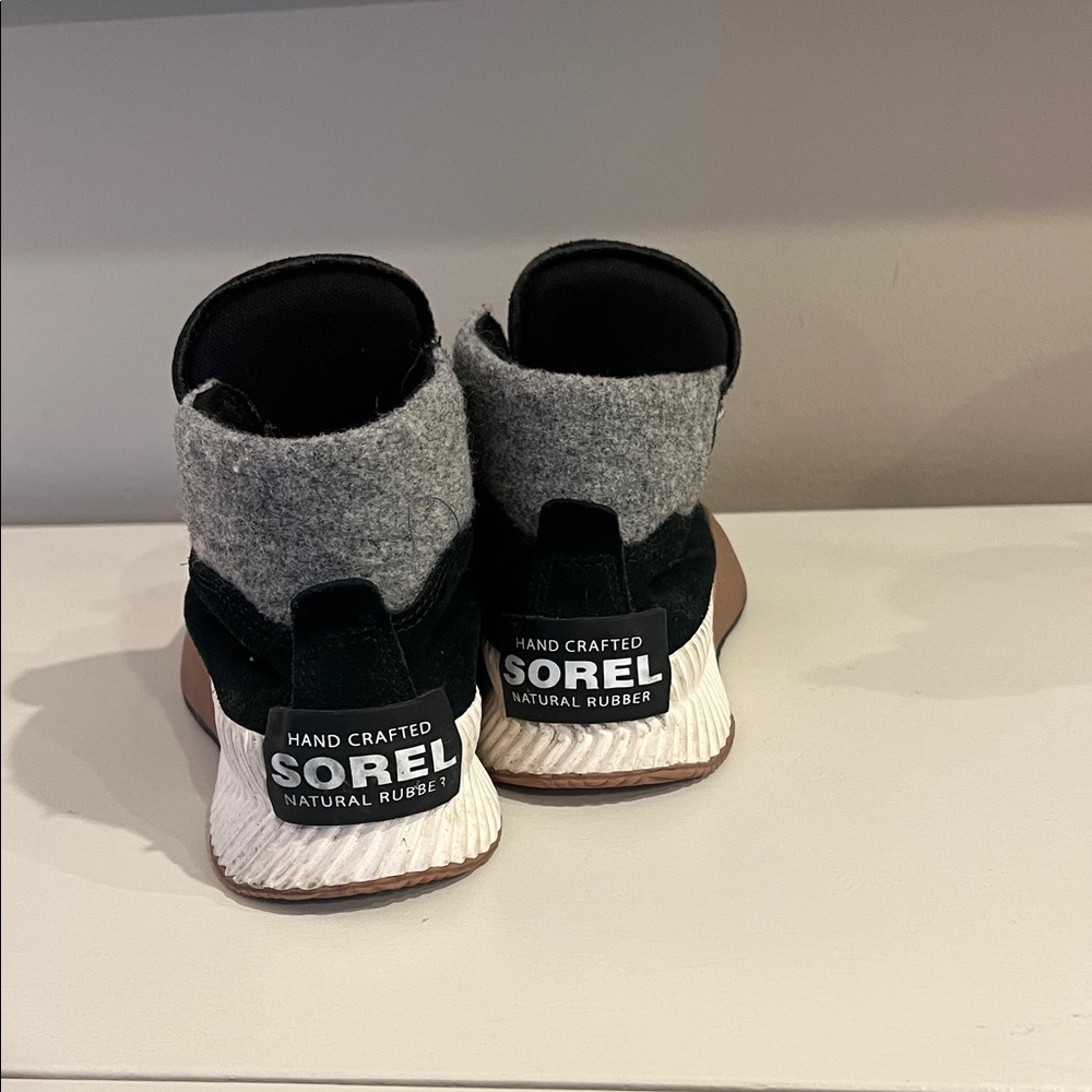 Sorel Black and Tan Lace-Up Boots - Picture 3 of 3